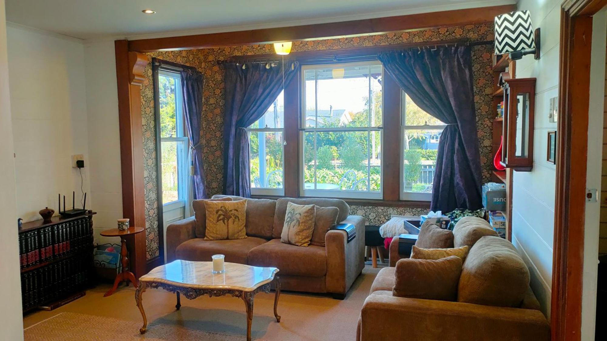 Holiday home The Oaks- A Beautifully Appointed 1890s