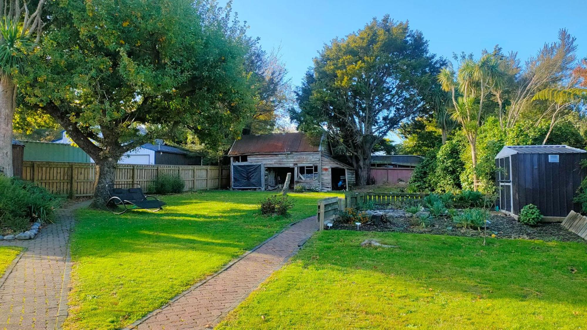 Holiday home The Oaks- A Beautifully Appointed 1890s *
